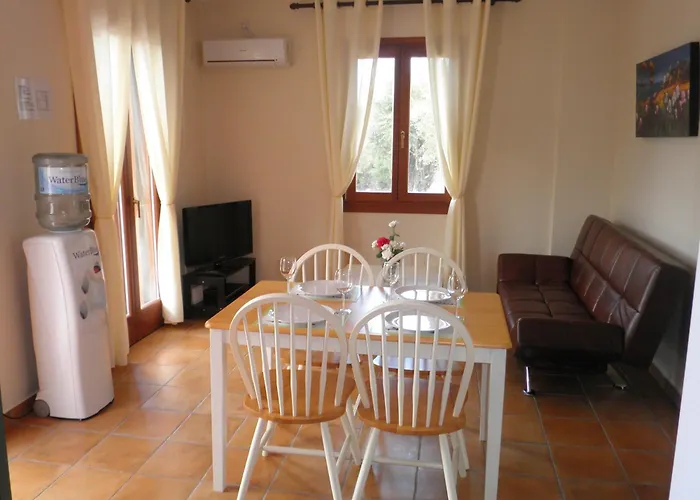 Tesoro Of Ithaca * Stavros (Ithaka)