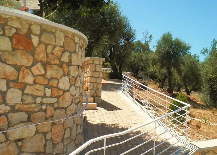 Tesoro Of Ithaca * Stavros (Ithaka)