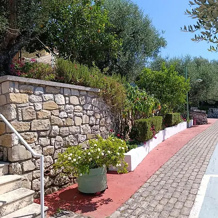 Tesoro Of Ithaca * Stavros (Ithaka)