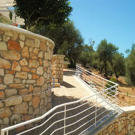 Tesoro Of Ithaca * Stavros (Ithaka)