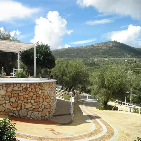 Tesoro Of Ithaca * Stavros (Ithaka)